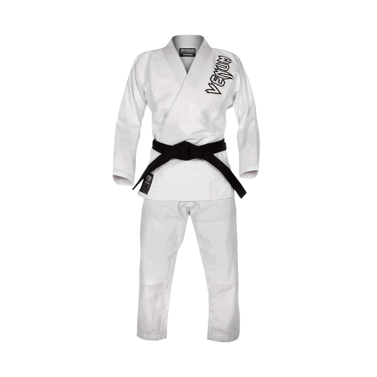 Kimono Jiu Jitsu blanc en coton, avec broderie Venum noire sur la veste et ceinture noire nouée.