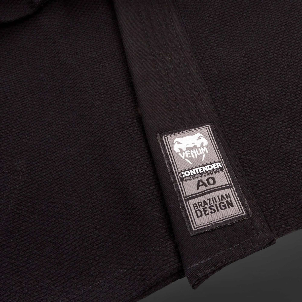 Kimono Jiu Jitsu Brésilien Venum Contender noir, porté