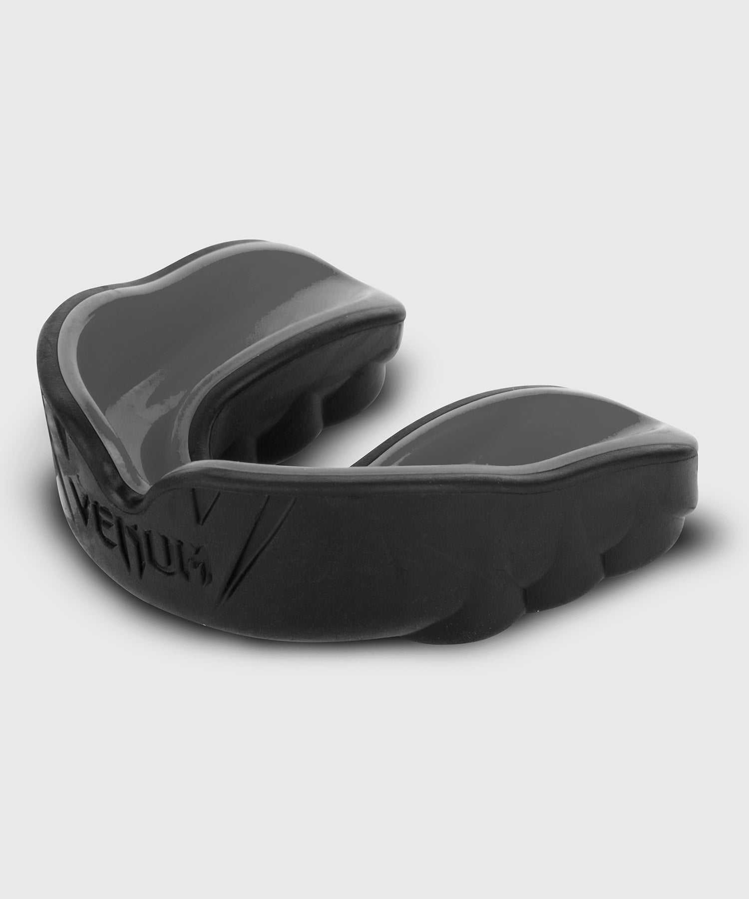 Protège-dents Venum Challenger noir avec gel Nextfit et ventilation intégrée pour boxe et MMA