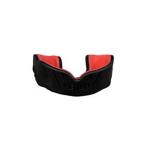 Protège-dents Venum Challenger noir et corail avec technologie Nexfit Gel pour sports de combat