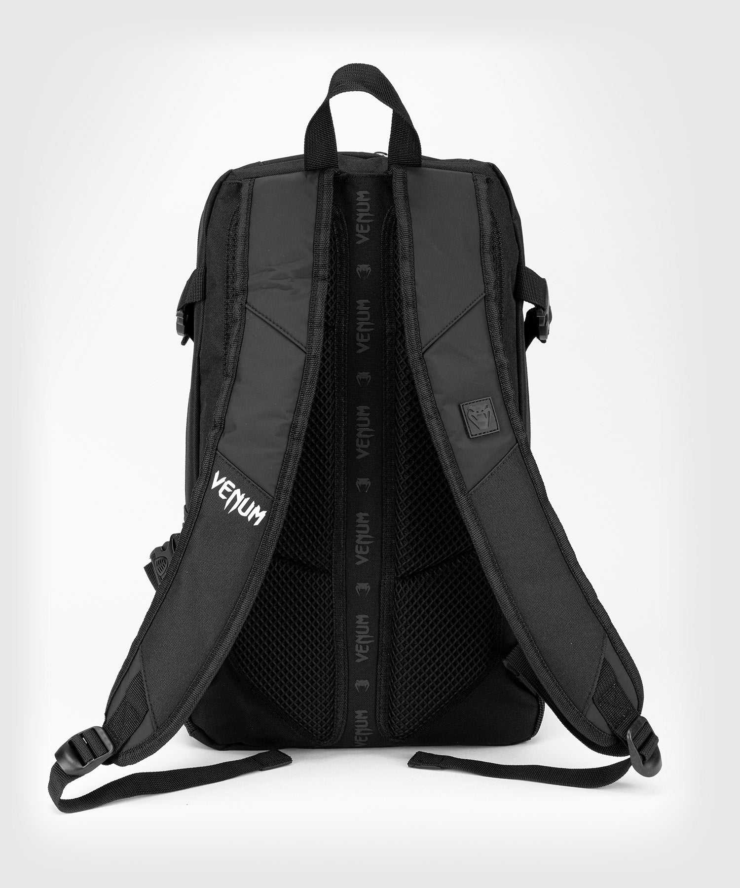Sac à dos Venum Challenger Pro Evo noir et blanc avec 3 compartiments pour sports de combat et usage quotidien