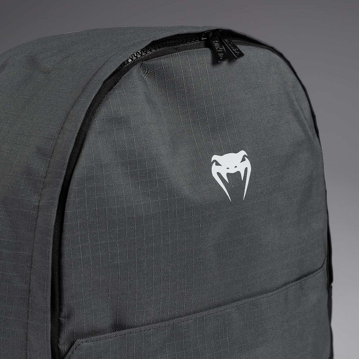 Sac à dos Venum Evo 2 Light gris tempête 20-25L, résistant et fonctionnel pour sportifs