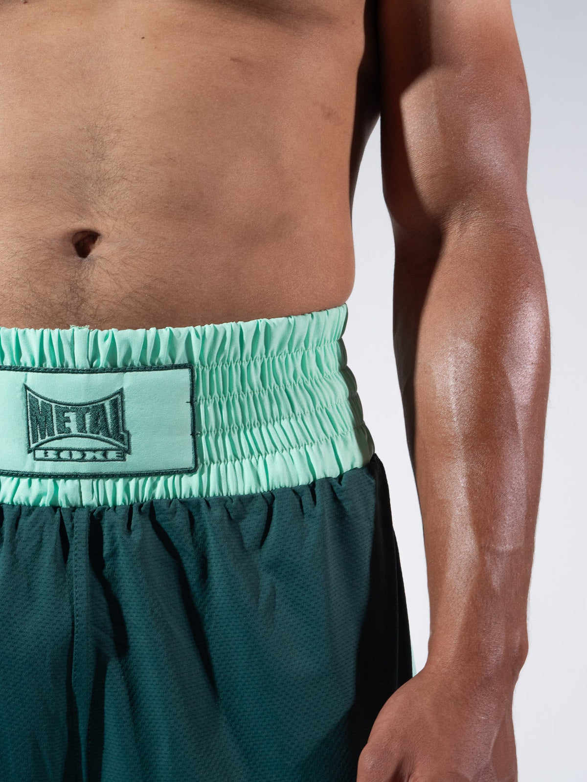 Short de boxe ONE Deep Waters, détail de la coupe