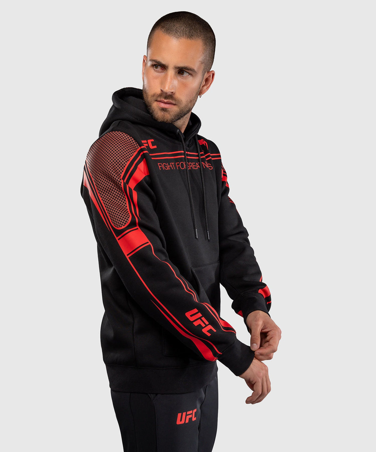 Sweat à Capuche UFC Venum Fight Week Noir/Rouge vue de détail